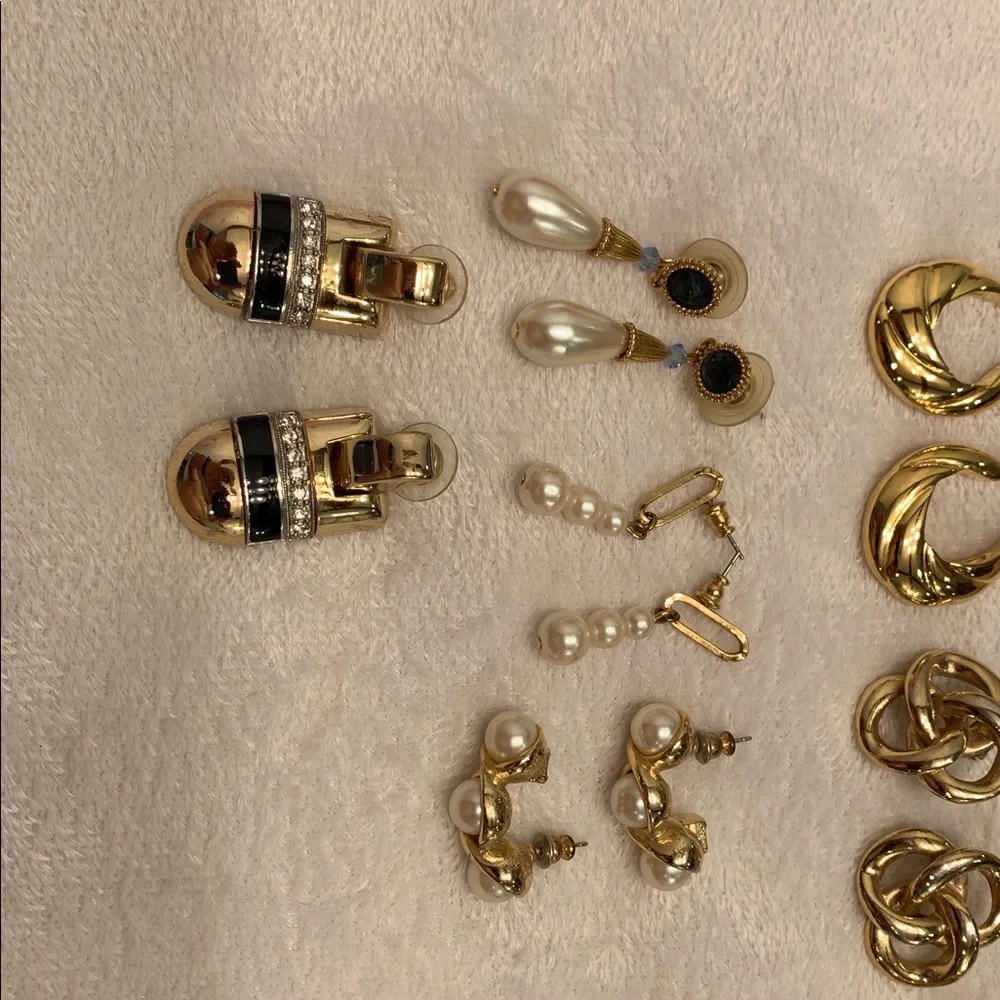 Elegant Gold and Black Jewelry Set